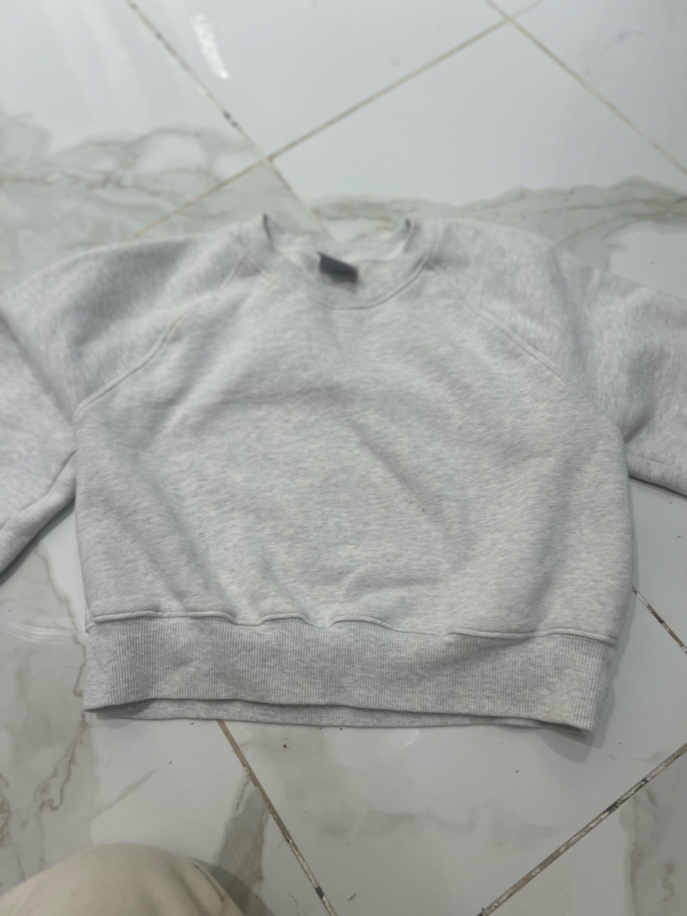 Aritzia TNA Perfect - Heather Gray Crewneck Pullover